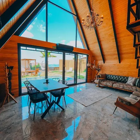Bungorise Teras Heated Pool And View *