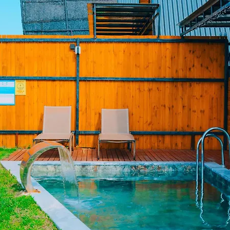 Chalet Bungorise Teras Heated Pool And View