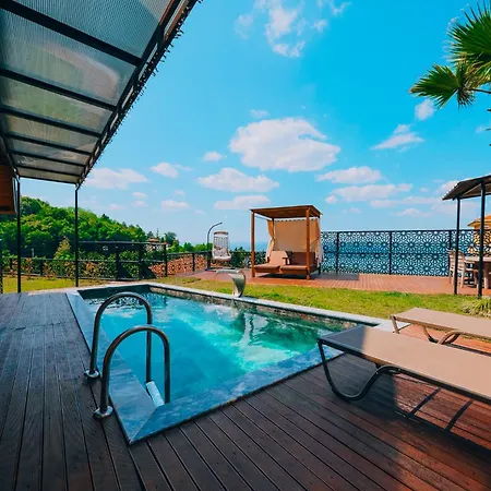 Bungorise Teras Heated Pool And View * Sapanca